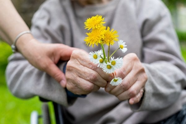 Why Mom's Doctor Recommended Memory Care: Medical Red Flags